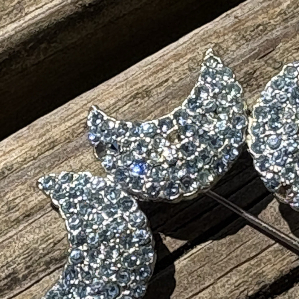 Vintage Rhinestone Crescent Moon Brooch Pin Celestial Astrology Tarot Mystical - Picture 3 of 5